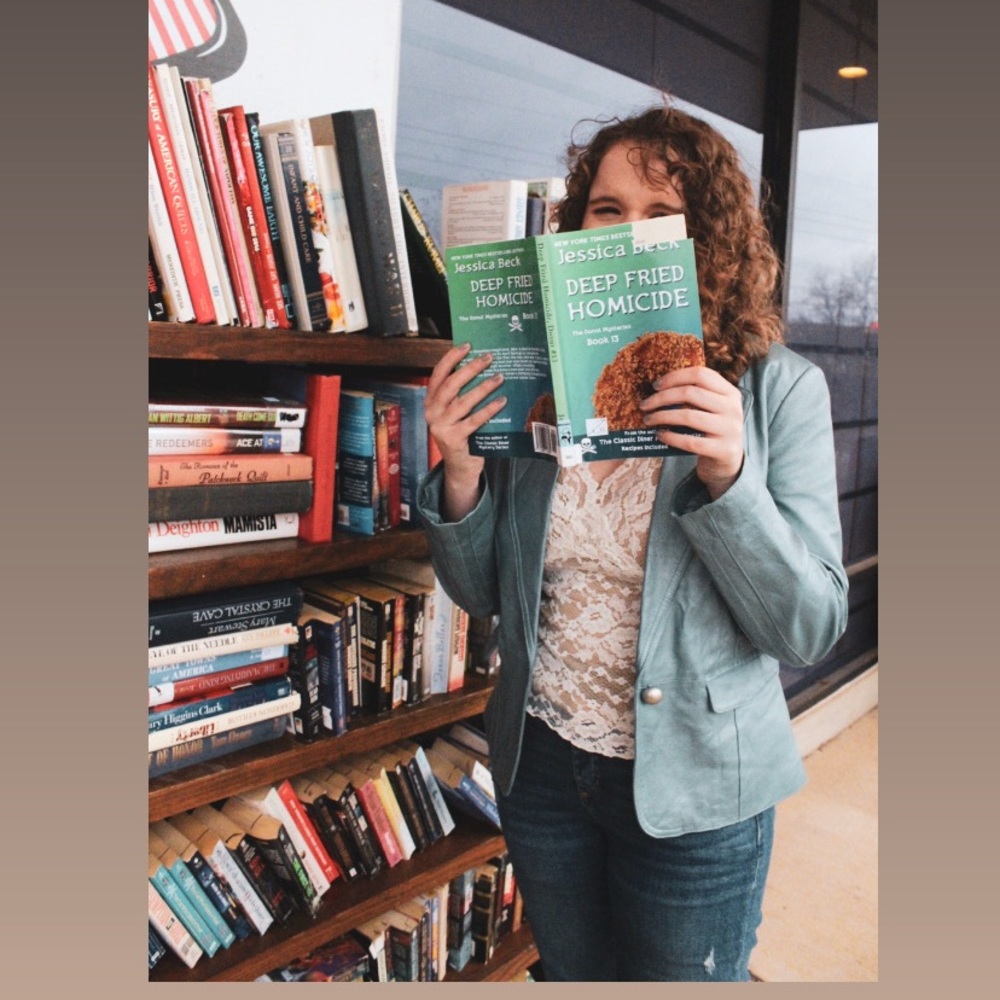 CAbi Vintage Lace Tank Size Medium